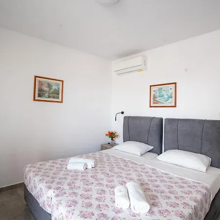 Liana * Mykonos Town